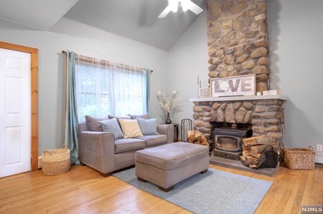 24 Forest Ave, Montvale, NJ 07645