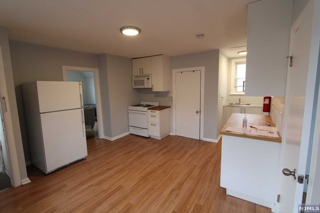 28 Prescott Ave #2, Outwater, NJ 07026