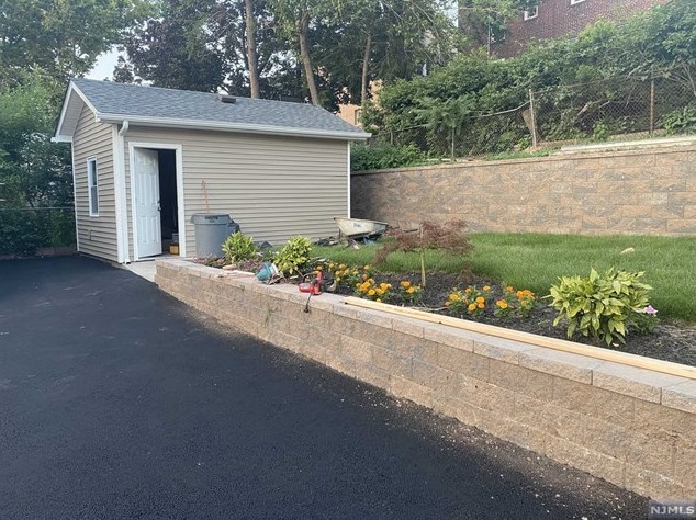 210 Sedore Ave, Fairview, NJ 07022