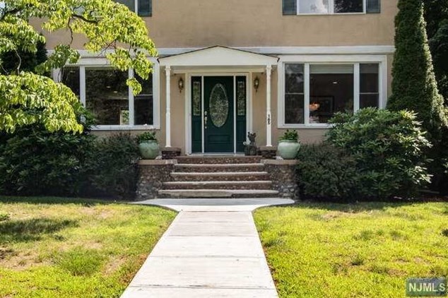 165 Ridge Ave, Park Ridge NJ  07656-1602 exterior