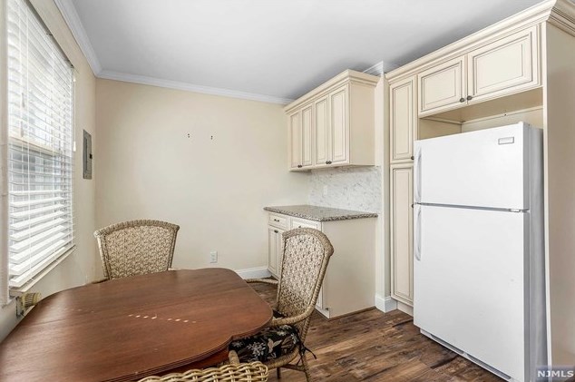 125 Hastings Ave, Rutherford NJ  07070-1323 exterior