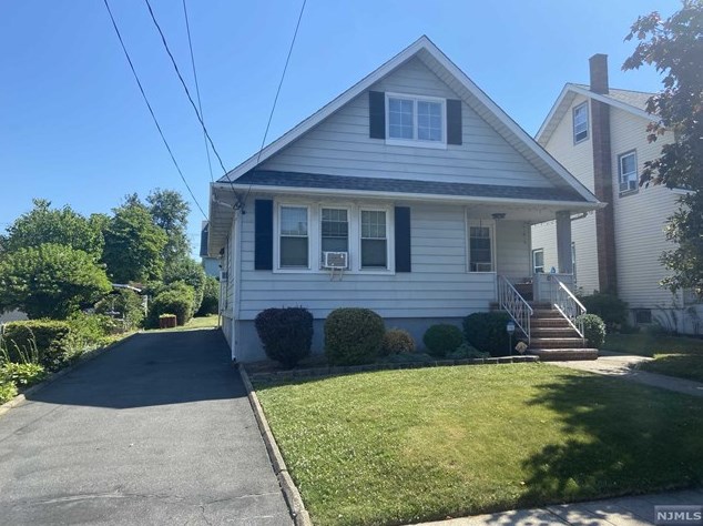 643 6th Ave, Lyndhurst, NJ 07071