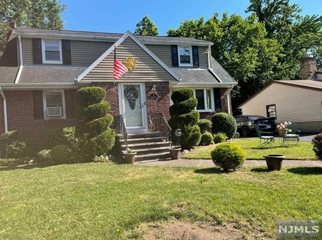 72 Lexington Ave #2, Dumont, NJ 07628