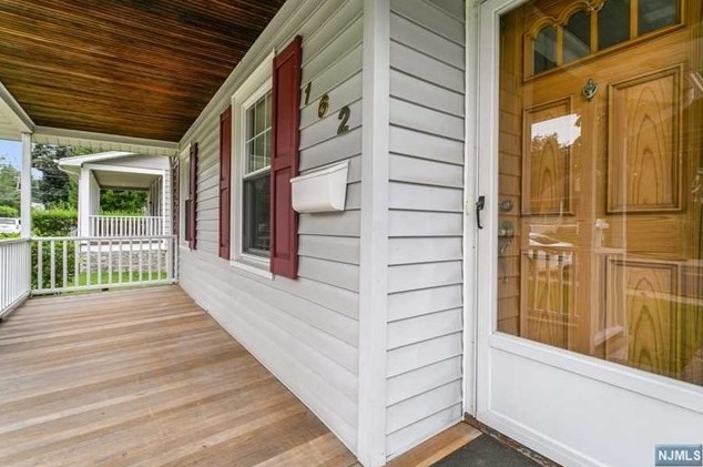 162 Jefferson Ave, Cresskill, NJ 07626