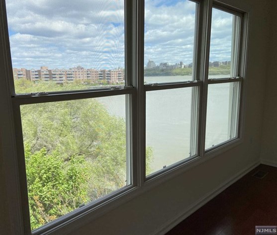 338 The Promenade, Edgewater, NJ 07020
