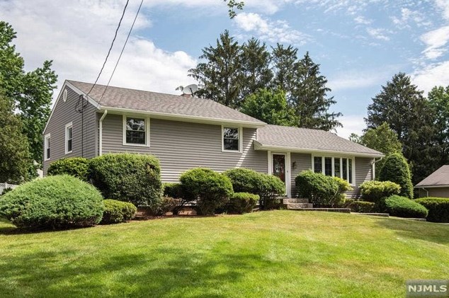 578 Prospect Ave, Westwood, NJ 07675-5941