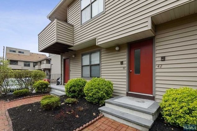 77 Liberty St Apt 42, Little Ferry, NJ 07643