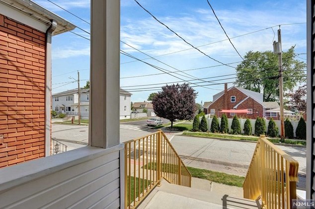 482 Thomas Ave, Lyndhurst, NJ 07071