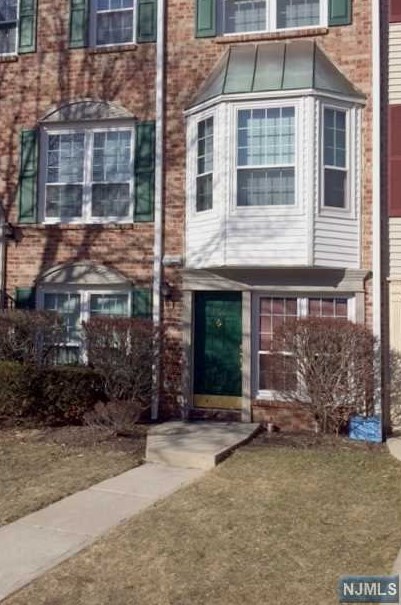 804 Sassafras Ct, Mahwah, NJ 07430