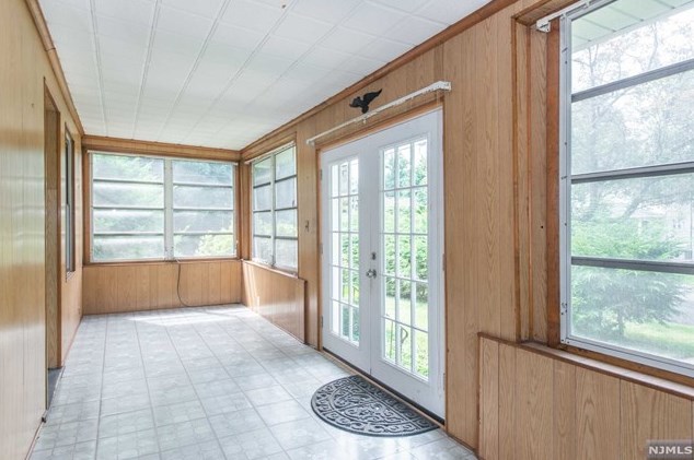 108 Winter Pl, Mahwah, NJ 07430