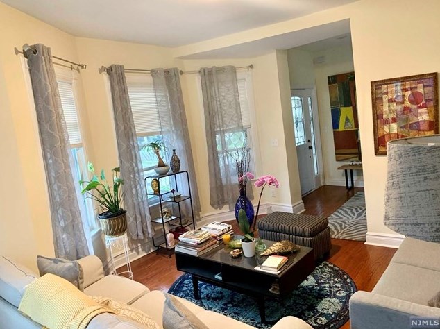 231 Wood St, Rutherford NJ  07070-1921 exterior