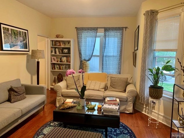 231 Wood St, Rutherford, NJ 07070
