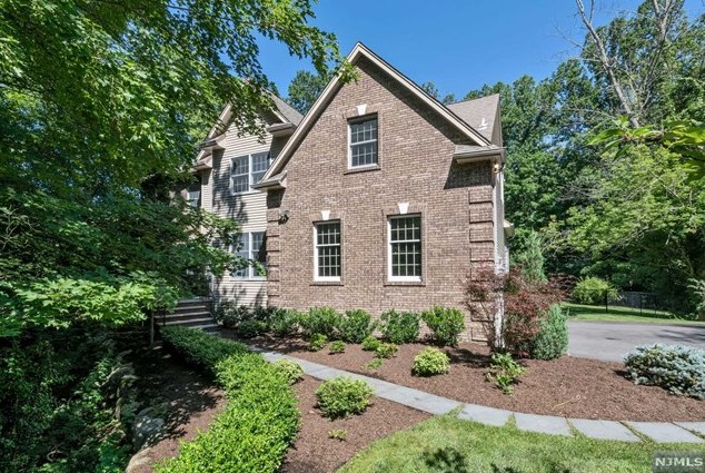 511 E Saddle River Rd, Upper Saddle River, NJ 07458
