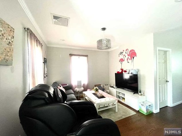 26 Barrington Ave, Clifton, NJ 07011