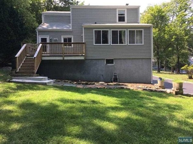 15 Oneida Ave, Oakland, NJ 07436