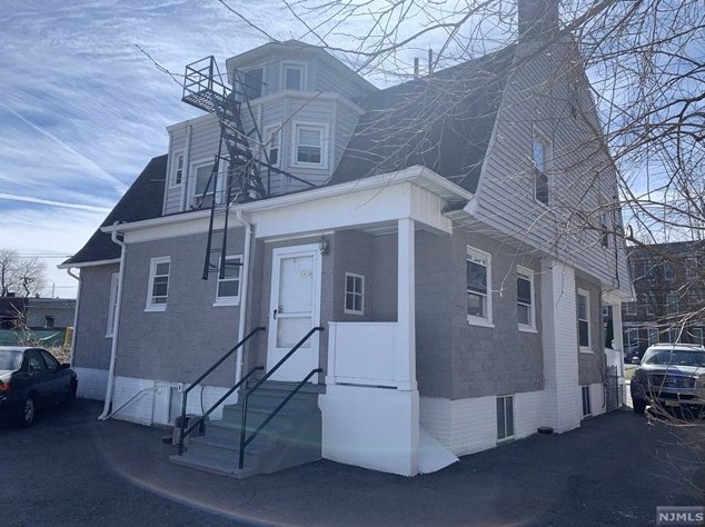 126 Essex St #3rd Floor, Hackensack, NJ 07601