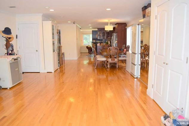 327 E Ruby Ave #a, Palisades Park, NJ 07650