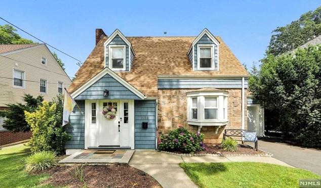 1116 Bromley Ave, Teaneck, NJ 07666