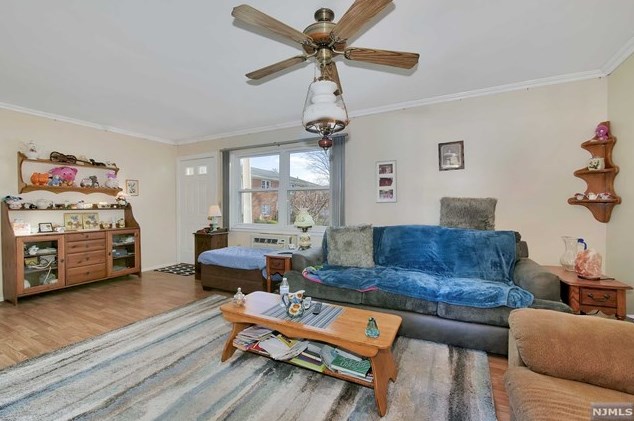 56 Knox Ter, Wayne NJ  07470-7938 exterior