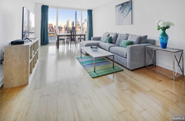 2 2nd St #3704, Jersey City, NJ 07302