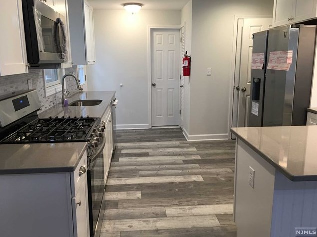 229 Livingston Ave #1, Lyndhurst, NJ 07071