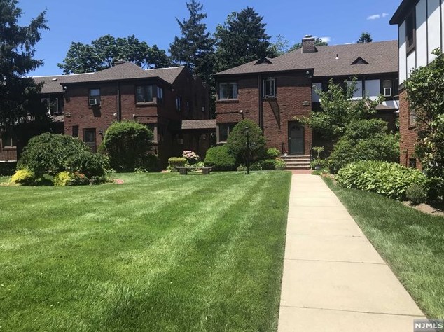 520 Broad Ave #11, Englewood, NJ 07631