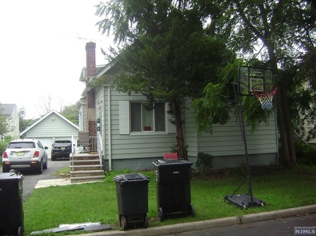 433 Holly Ave, Paramus, NJ 07652