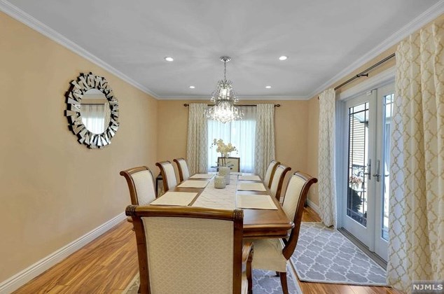 451 Russell Ave, Wyckoff NJ  07481-1226 exterior