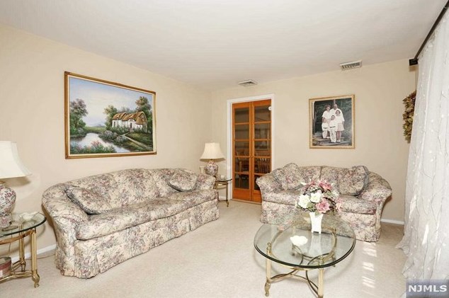 1120 Korfitsen Rd, N Milford, NJ 07646