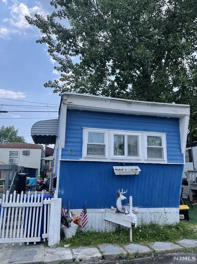 53 Helen Dr, Moonachie, NJ 07074