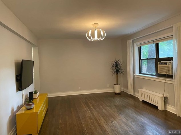 420 Fairview Ave, West Fort Lee, NJ 07024-3802