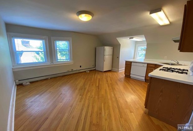 44-46 Gates Ave #4, Montclair, NJ 07042