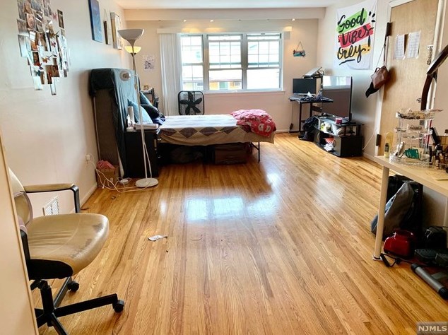 308 6th St #2, East Newark, NJ 07029