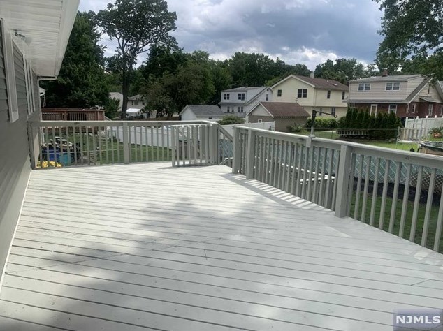 36 Knox Pl, Paramus NJ  07652-2611 exterior