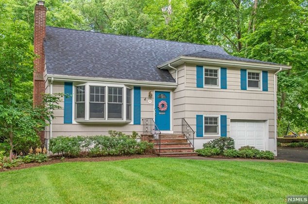 108 N Monroe St, Ridgewood, NJ 07450