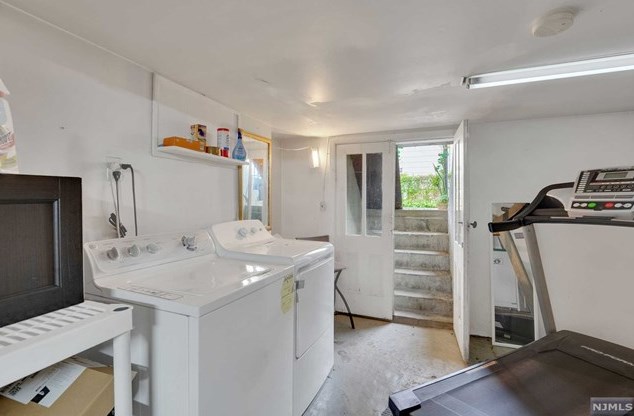 45 Broad St, Bergenfield NJ 07621-3003 exterior