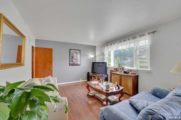 45 Broad St, Bergenfield NJ 07621-3003 exterior