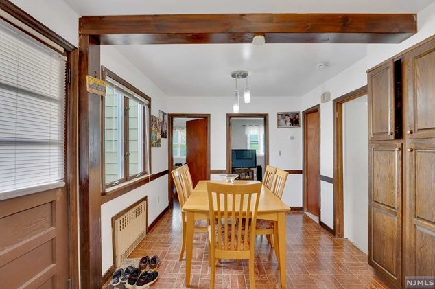 45 Broad St, Bergenfield NJ 07621-3003 exterior