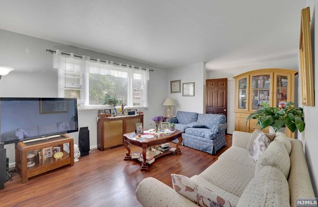 45 Broad St, Bergenfield NJ 07621-3003 exterior