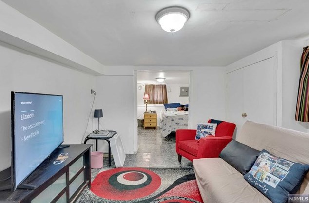 45 Broad St, Bergenfield NJ 07621-3003 exterior