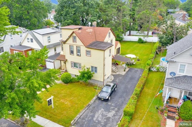 45 Broad St, Bergenfield NJ 07621-3003 exterior