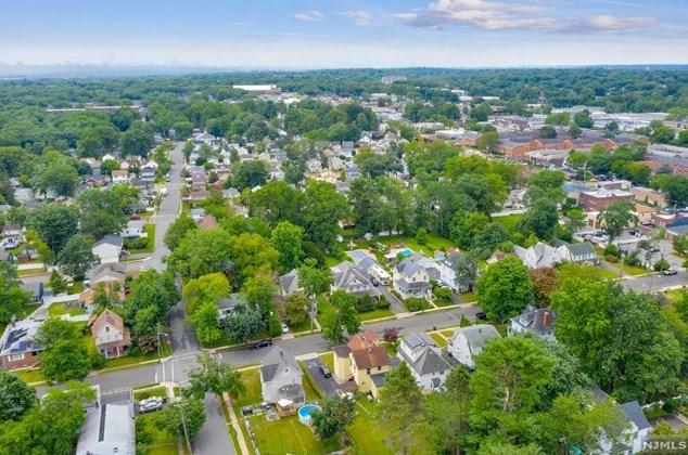 45 Broad St, Bergenfield NJ 07621-3003 exterior