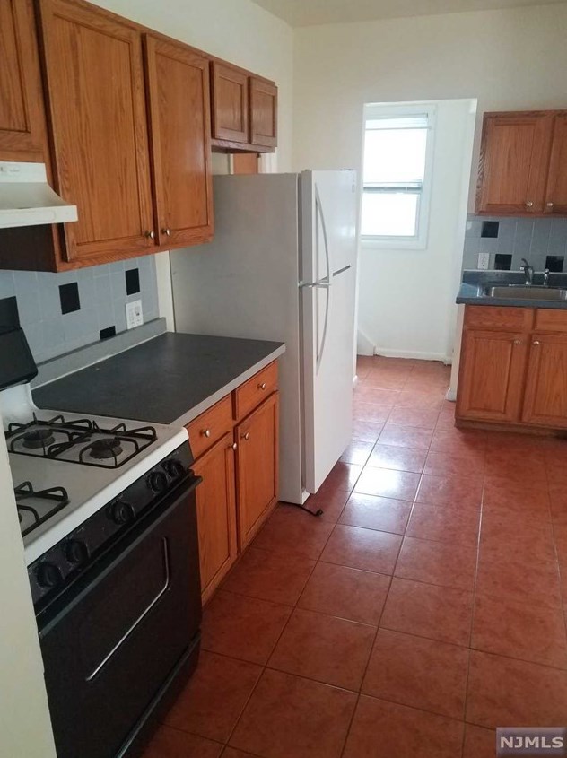 17 Byrne St #2, Hackensack, NJ 07601