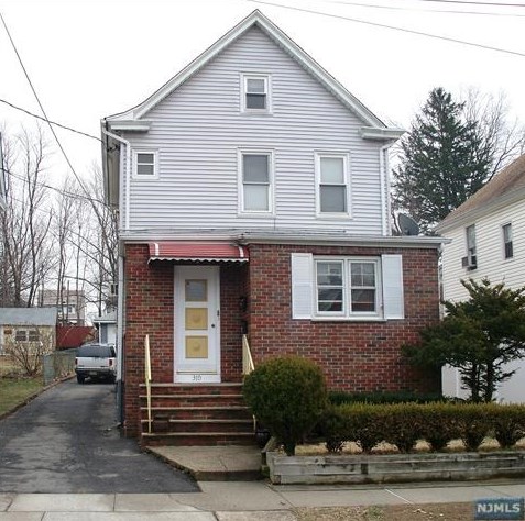 310 Travers Pl #1, Lyndhurst, NJ 07071