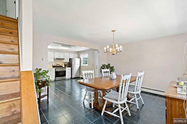 248 Roosevelt Ave, Elmwood Park, NJ 07407