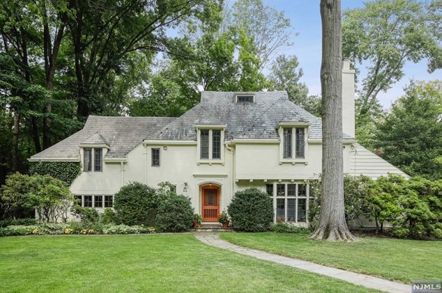 24 Gordon Pl, Verona, NJ 07044