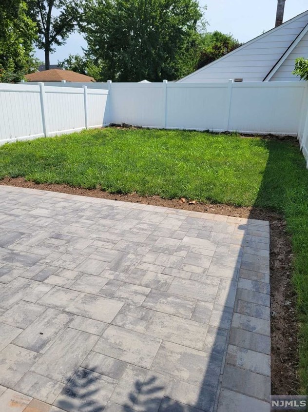 23 Grant St, Elmwood Park NJ  07407-2235 exterior