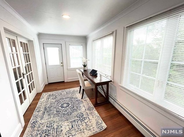 442 3rd St, Carlstadt, NJ 07072-1422