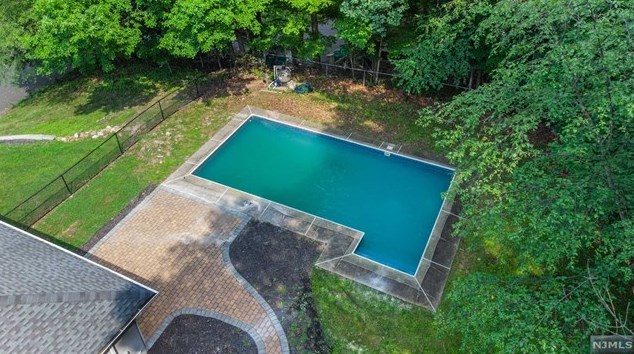 49 Martha Pl, Oakland NJ  07436-1603 exterior
