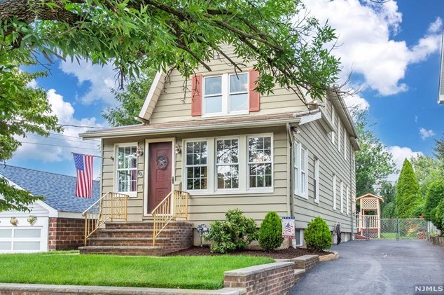 609 5th Ave, Lyndhurst, NJ 07071
